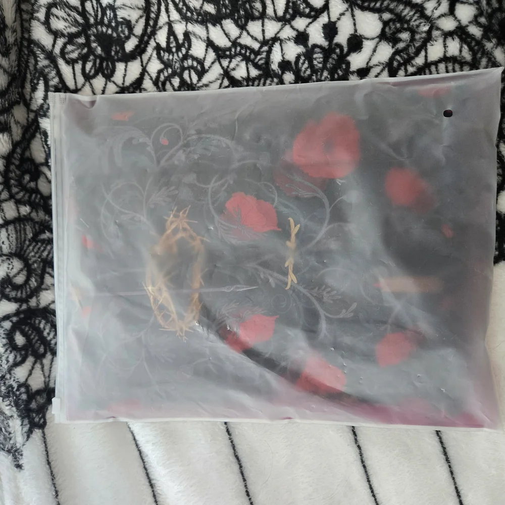 Floral Black and Red Crossbody Bag - Picture 4 of 4